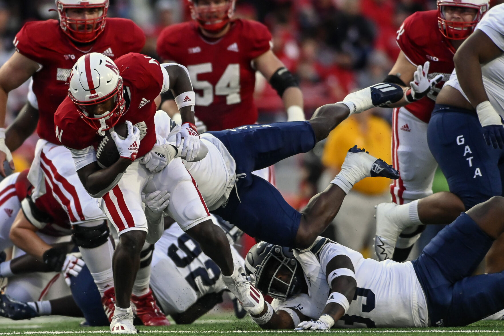 091122-HuskerFball22.jpg